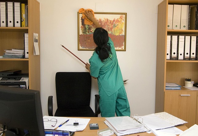 ¿Qué detalles se deben tener en cuenta en la limpieza de oficinas?